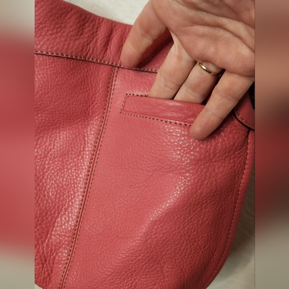 B. Makowsky Leather Crossbody Bag, Pink w/ Animal Print Lining. - Picture 3 of 10